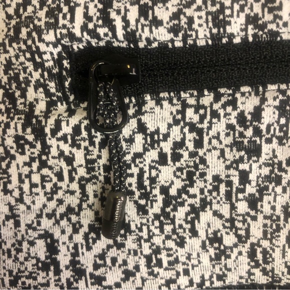 Lululemon grey leggings size 4 - Picture 5 of 7